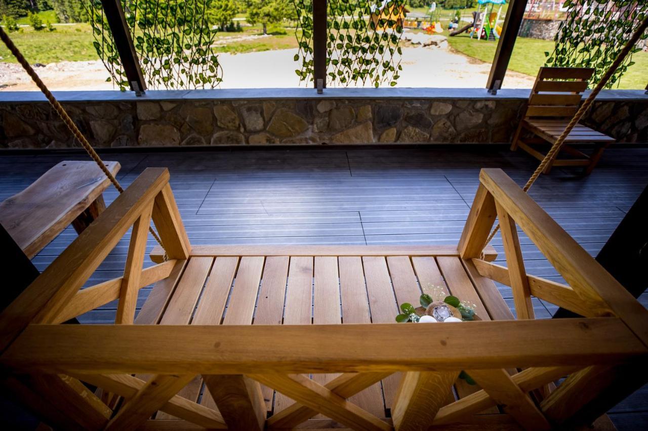 ホテル Casa Iustin モロエニ エクステリア 写真