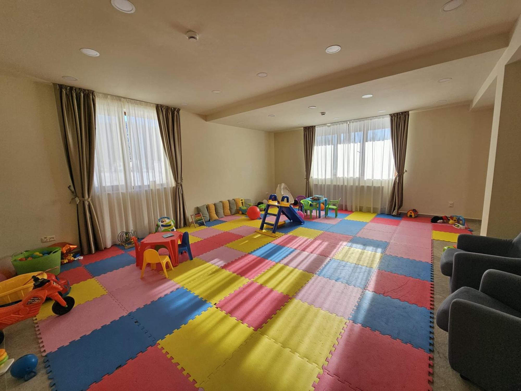 ホテル Casa Iustin モロエニ エクステリア 写真